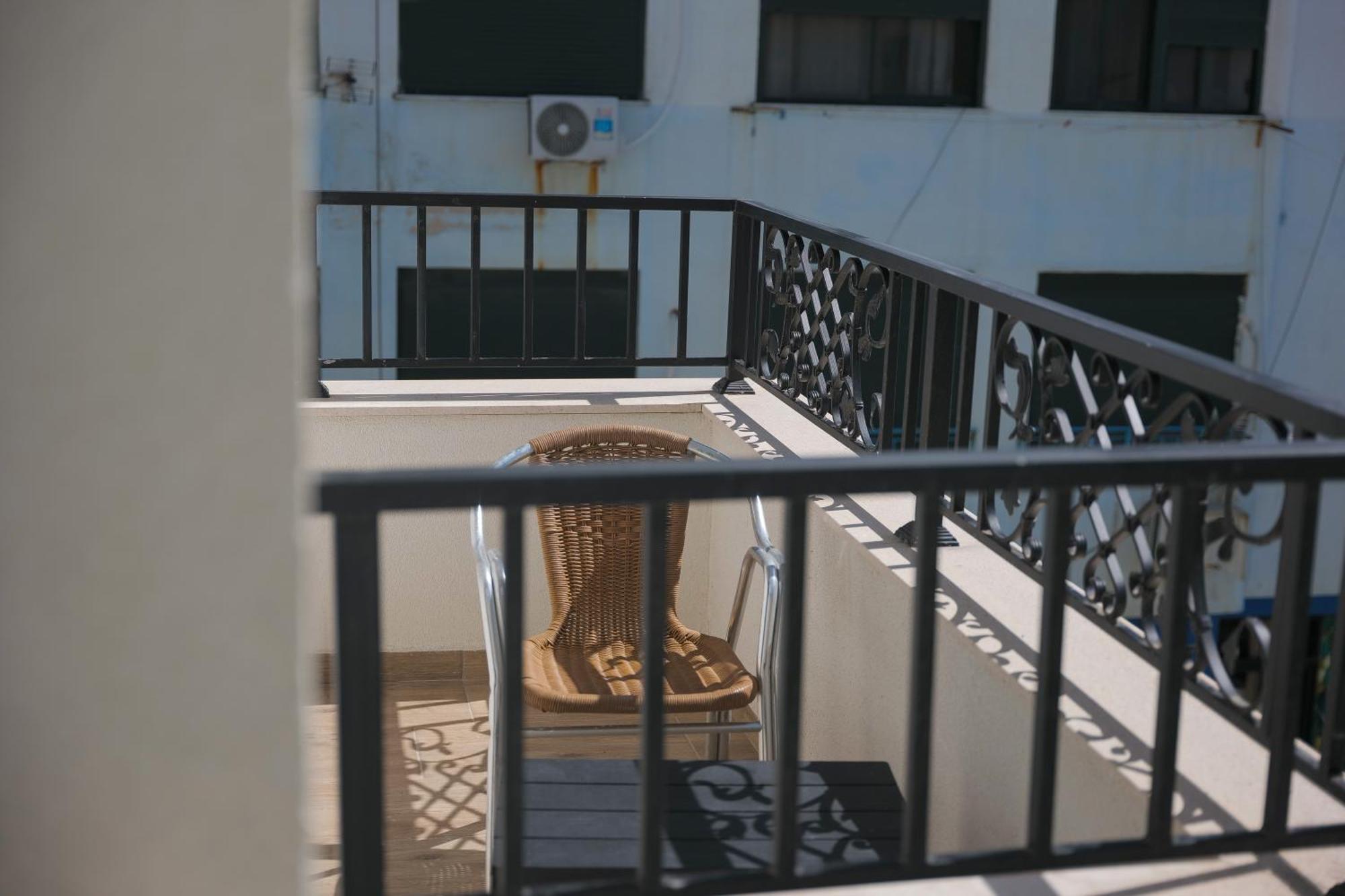 Afa Hotel Durrës Extérieur photo