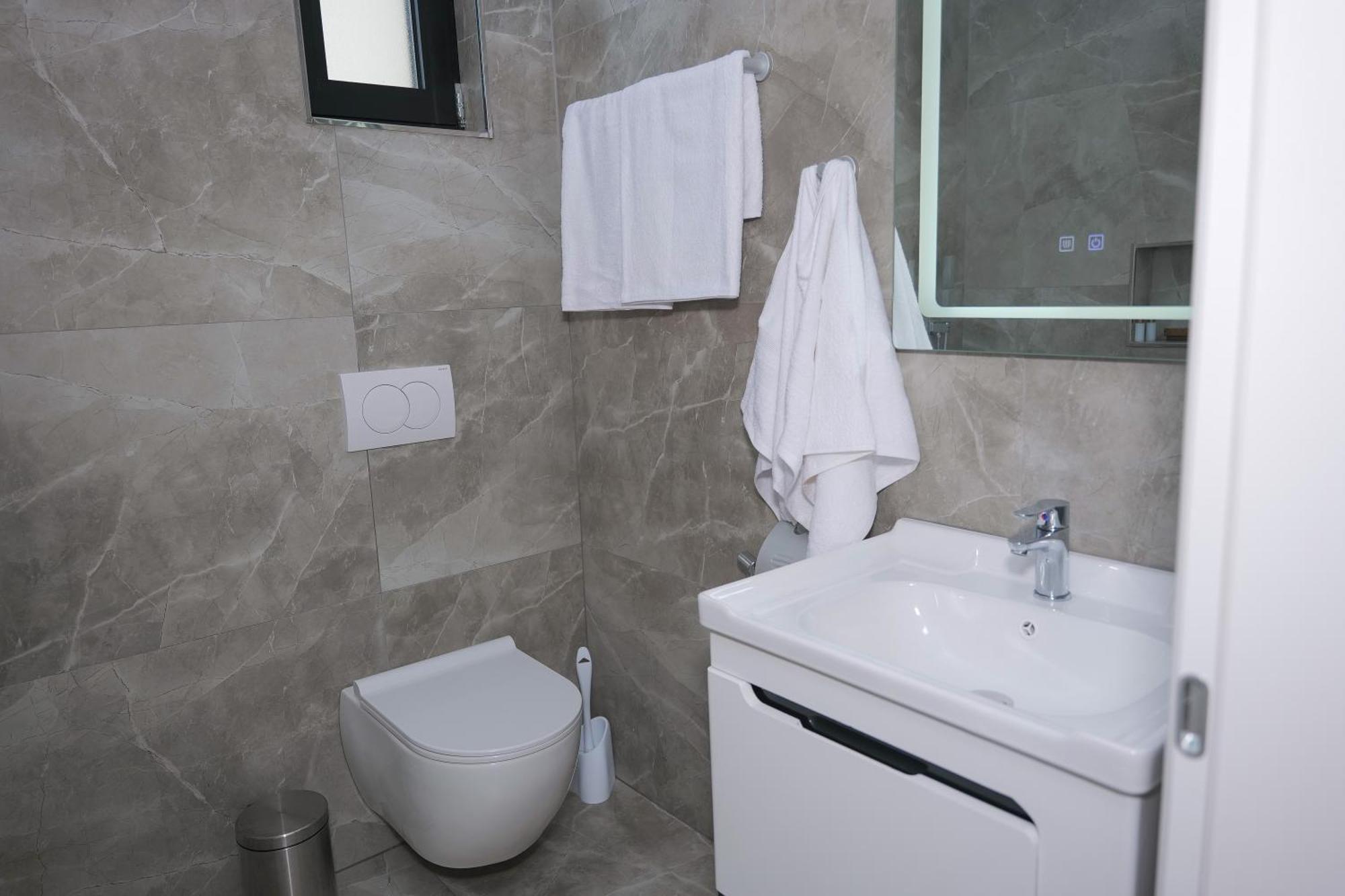 Afa Hotel Durrës Extérieur photo
