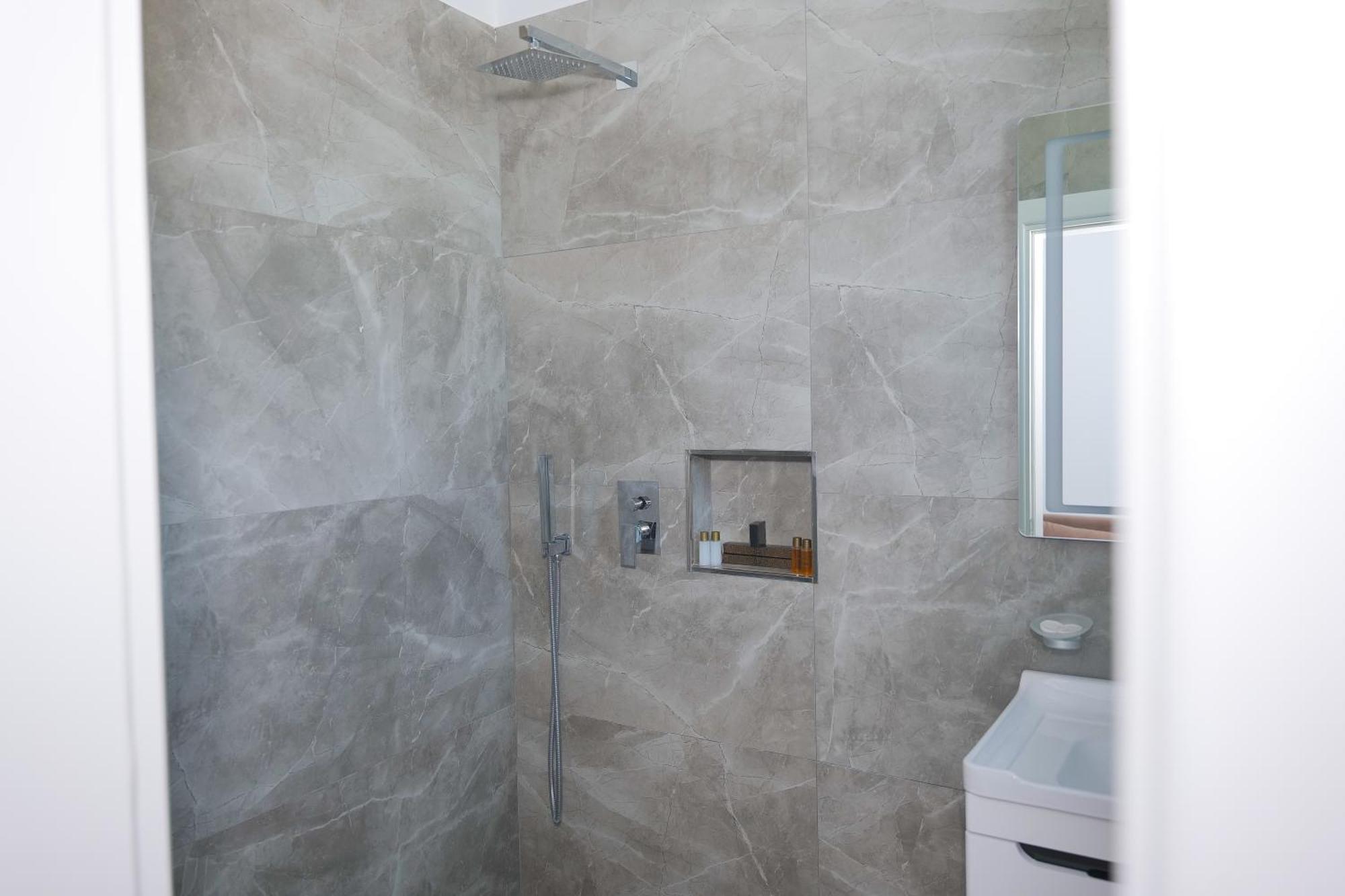 Afa Hotel Durrës Extérieur photo