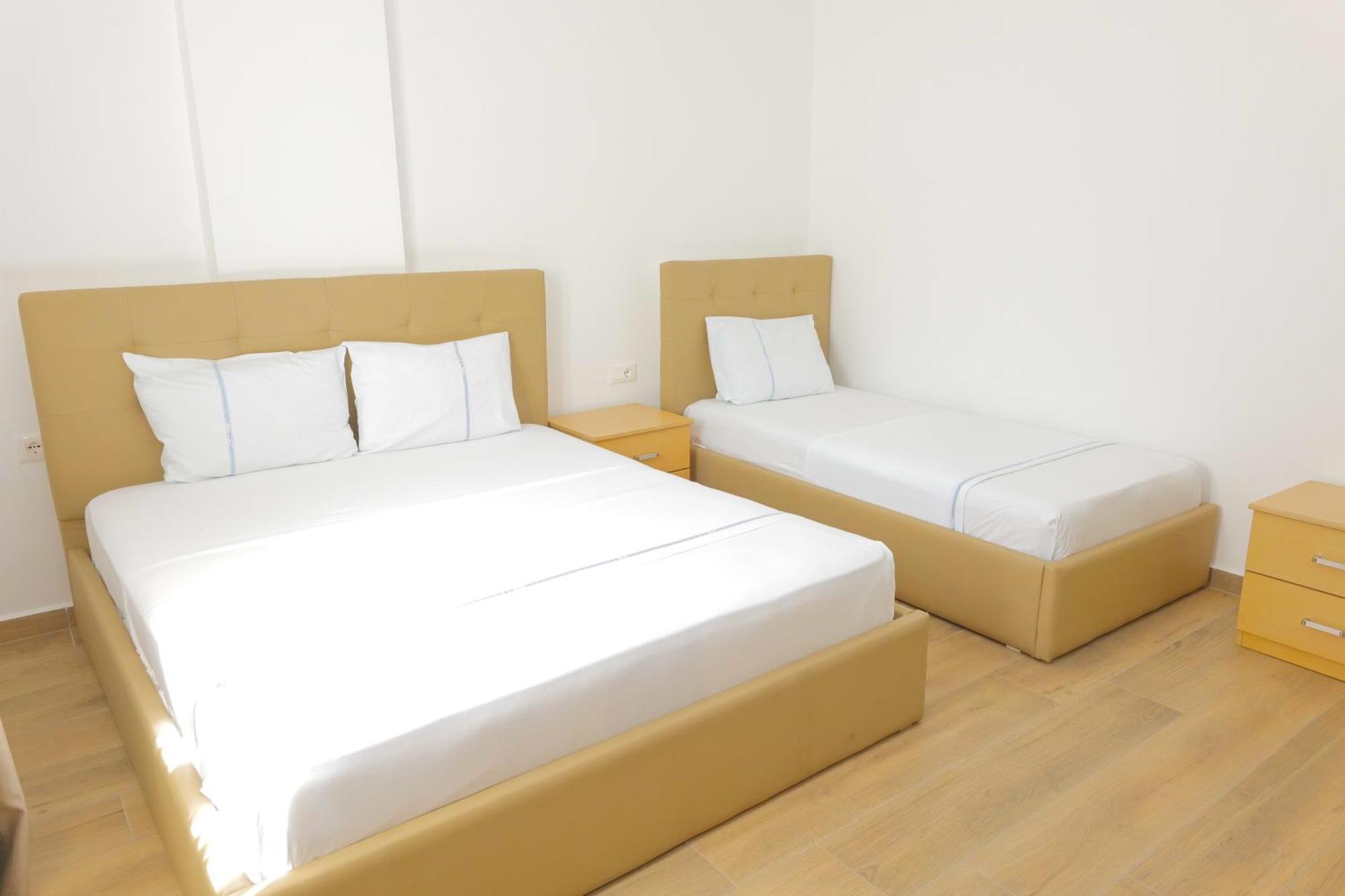 Afa Hotel Durrës Extérieur photo